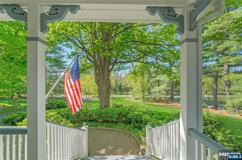 11 Lower Cross Road Saddle River NJ 07458