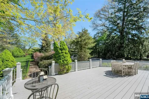 11 Lower Cross Road Saddle River NJ 07458