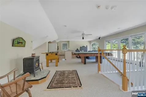 11 Lower Cross Road Saddle River NJ 07458