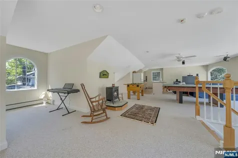 11 Lower Cross Road Saddle River NJ 07458