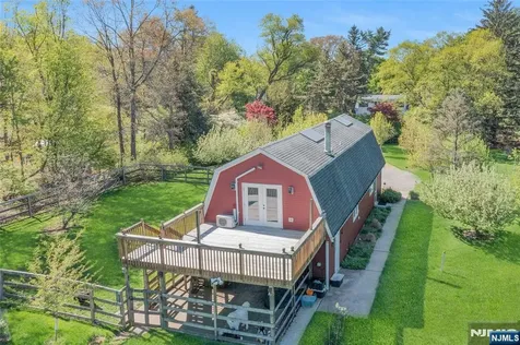 11 Lower Cross Road Saddle River NJ 07458