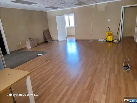 435-437 Hollywood Avenue Fairfield NJ 07004