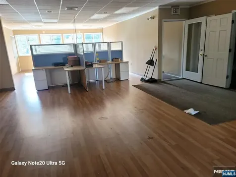 435-437 Hollywood Avenue Fairfield NJ 07004