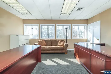 435-437 Hollywood Avenue Fairfield NJ 07004