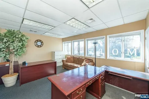 435-437 Hollywood Avenue Fairfield NJ 07004