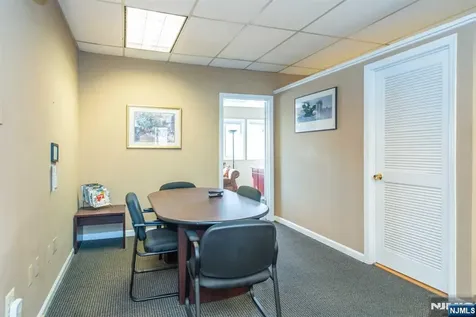 435-437 Hollywood Avenue Fairfield NJ 07004