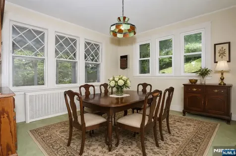 388 Allaire Avenue Leonia NJ 07605