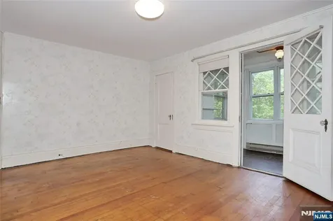 388 Allaire Avenue Leonia NJ 07605