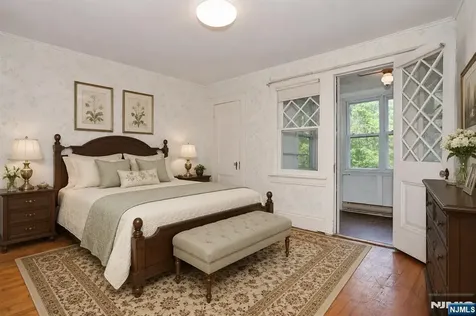 388 Allaire Avenue Leonia NJ 07605