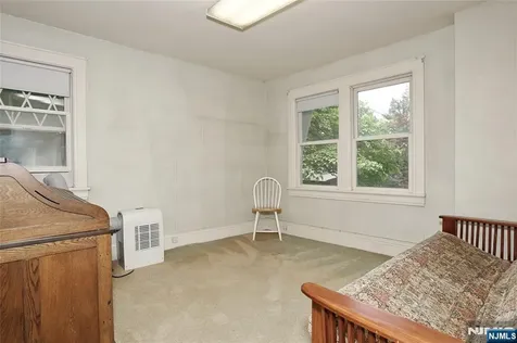 388 Allaire Avenue Leonia NJ 07605