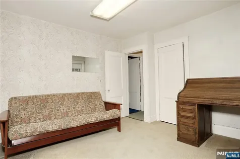 388 Allaire Avenue Leonia NJ 07605