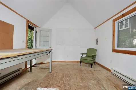 388 Allaire Avenue Leonia NJ 07605