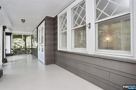 388 Allaire Avenue Leonia NJ 07605