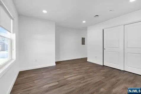 4 Rossi Court South Hackensack NJ 07606