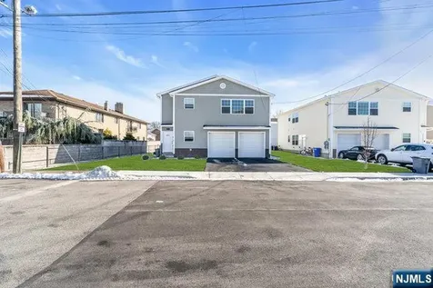 4 Rossi Court South Hackensack NJ 07606