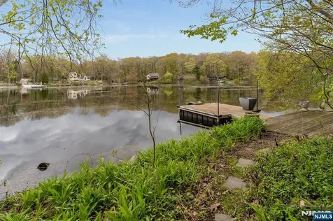 351 Lakeshore Drive Vernon NJ 07422