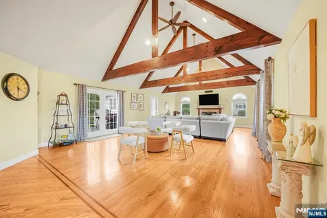 30 Oakley Way Wayne NJ 07470
