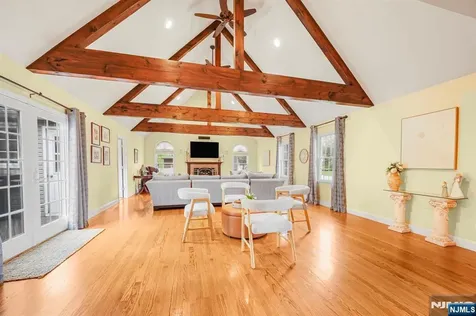 30 Oakley Way Wayne NJ 07470