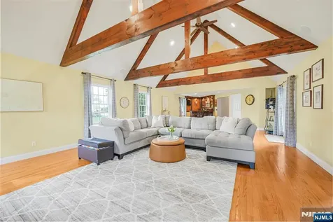 30 Oakley Way Wayne NJ 07470