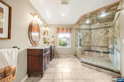 30 Oakley Way Wayne NJ 07470