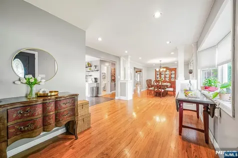 30 Oakley Way Wayne NJ 07470
