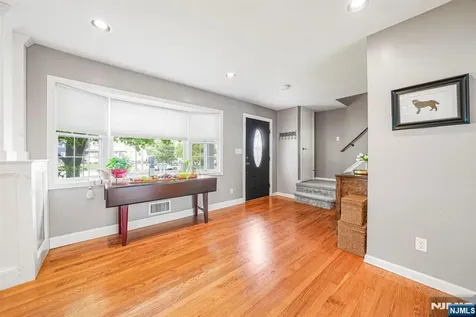 30 Oakley Way Wayne NJ 07470