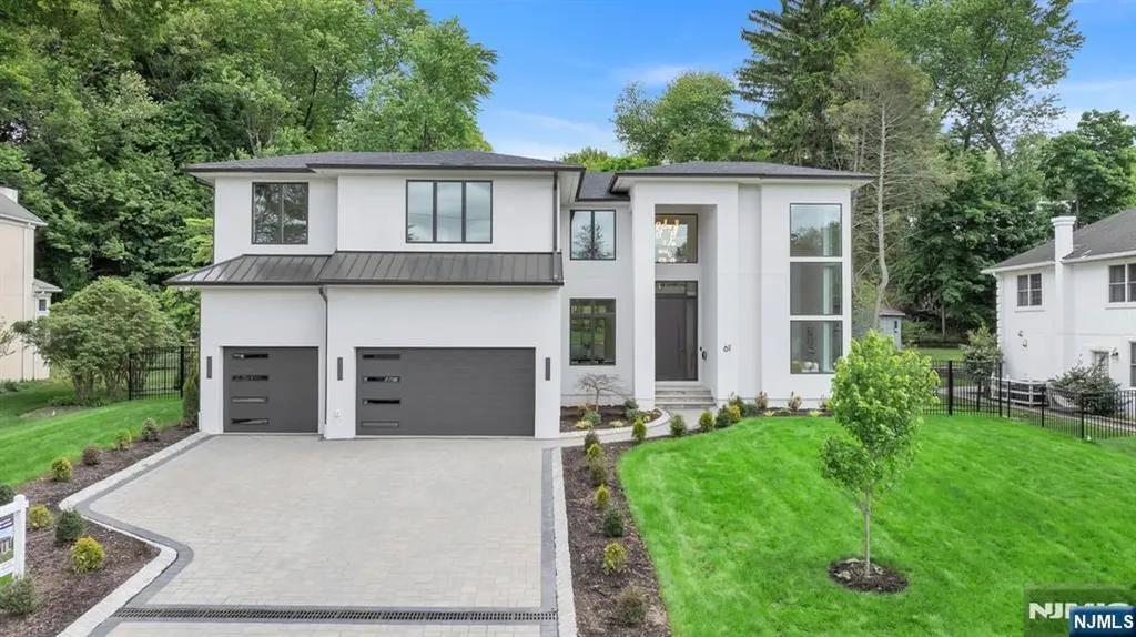 61 Macarthur Avenue Closter NJ 07624
