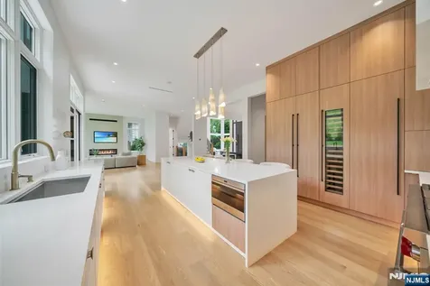 61 Macarthur Avenue Closter NJ 07624