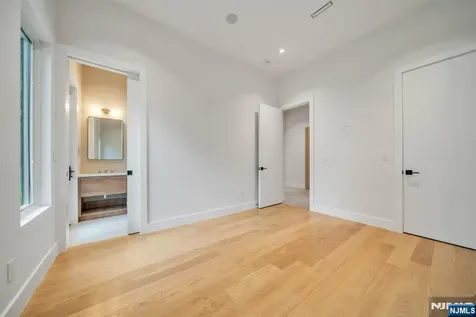 61 Macarthur Avenue Closter NJ 07624