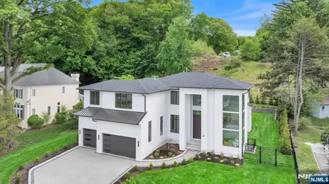61 Macarthur Avenue Closter NJ 07624