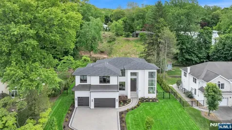 61 Macarthur Avenue Closter NJ 07624