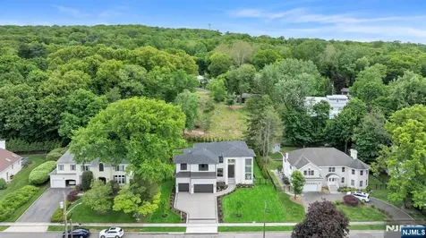 61 Macarthur Avenue Closter NJ 07624