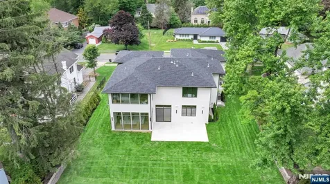 61 Macarthur Avenue Closter NJ 07624