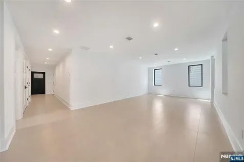 1077 Abbott Boulevard Fort Lee NJ 07024
