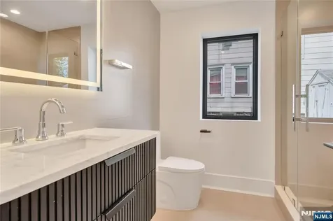1077 Abbott Boulevard Fort Lee NJ 07024