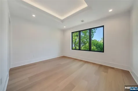 1077 Abbott Boulevard Fort Lee NJ 07024