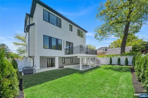 1077 Abbott Boulevard Fort Lee NJ 07024