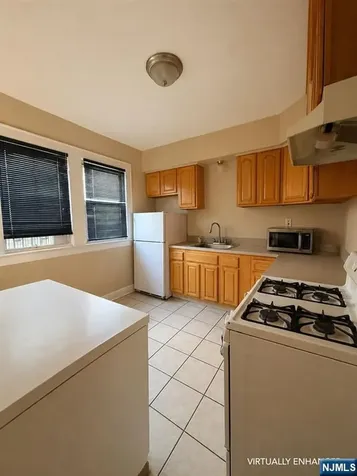 180 Shephard Avenue Newark NJ 07112