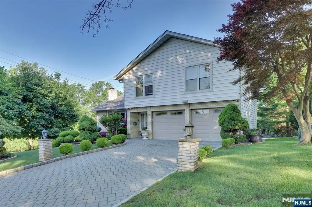38 Ash Street Englewood Cliffs NJ 07632