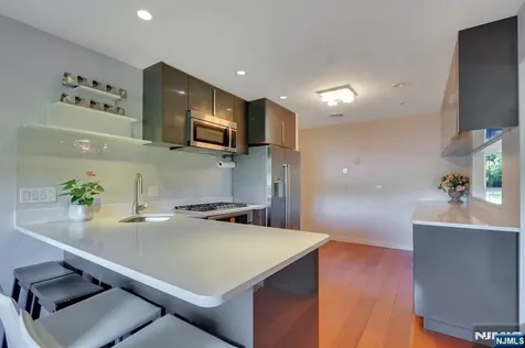 38 Ash Street Englewood Cliffs NJ 07632
