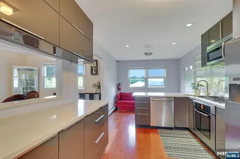 38 Ash Street Englewood Cliffs NJ 07632