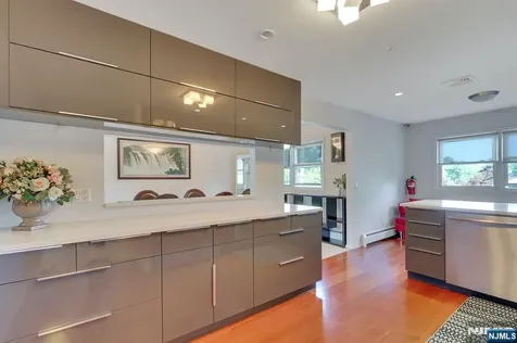 38 Ash Street Englewood Cliffs NJ 07632