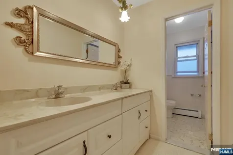 38 Ash Street Englewood Cliffs NJ 07632