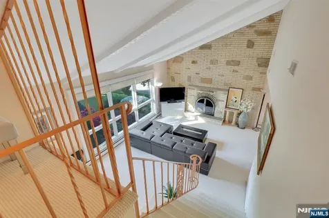 38 Ash Street Englewood Cliffs NJ 07632