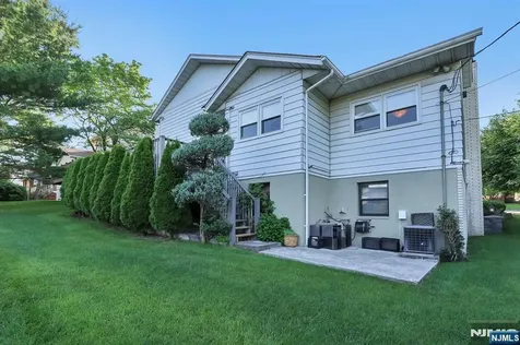 38 Ash Street Englewood Cliffs NJ 07632