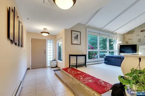 38 Ash Street Englewood Cliffs NJ 07632