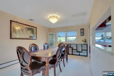 38 Ash Street Englewood Cliffs NJ 07632