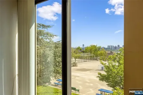 200 Winston Cliffside Park NJ 07010