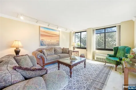 200 Winston Cliffside Park NJ 07010