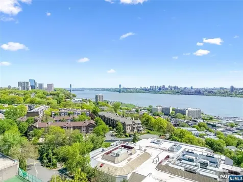 200 Winston Cliffside Park NJ 07010